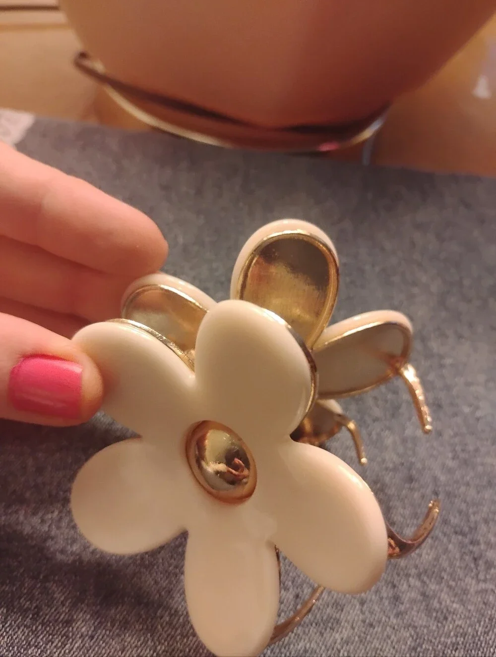 NWOT Gleaming Gold & Cream Jasmine Flower Enamel Finished  Hair Clip